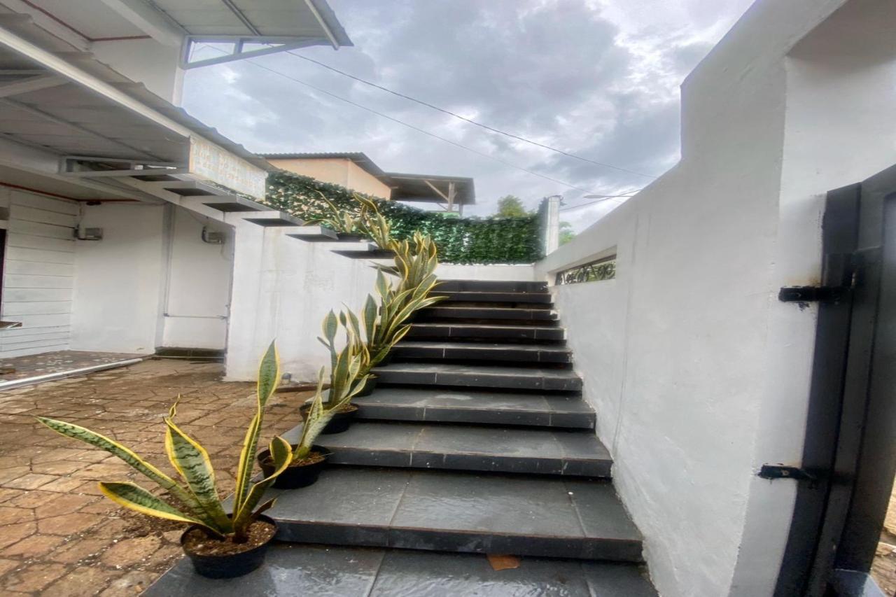 Express O 92147 Nia Residence Depok Extérieur photo